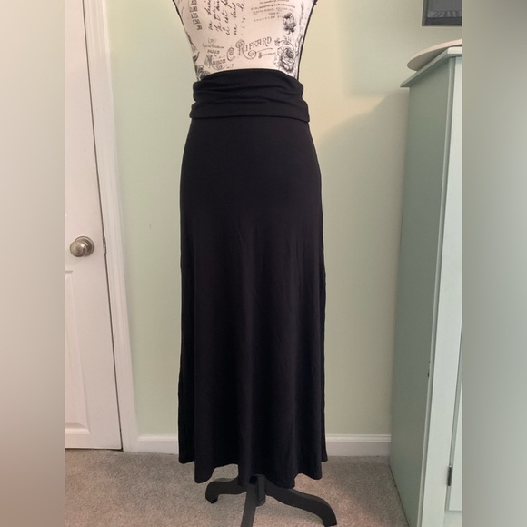 Burgundy Apparel - Solid Maxi Skirt - Picture 2 of 9